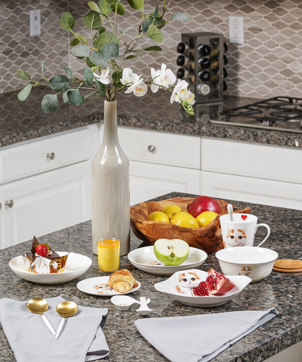 Pet Portrait Porcelain Dinnerware 11-Piece Set - Exotic Shorthair