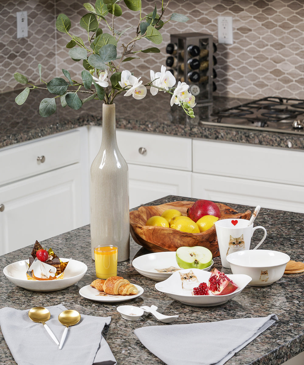 Pet Portrait Porcelain Dinnerware 11-Piece Set - British Shorthair(Golden)
