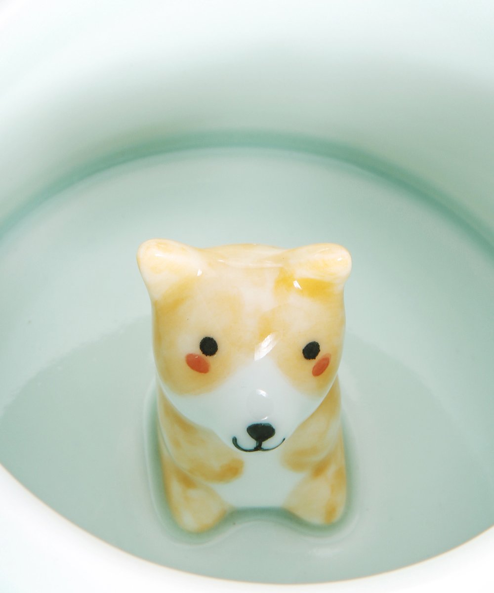 Handmade Chinaware Sitting Corgi Mug close up