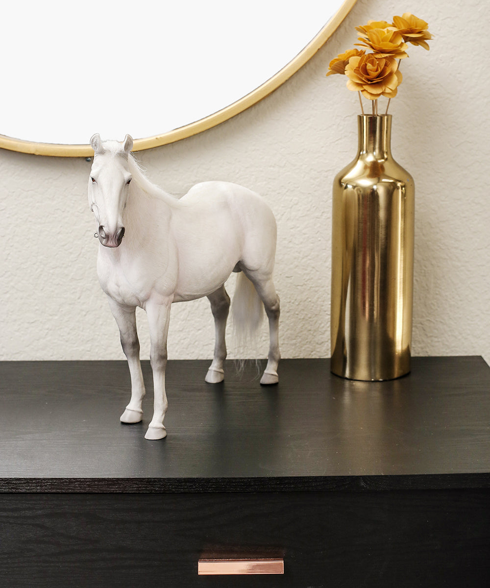 Custom Hannover/ Hanoverian Horse Statue 1:6 on desk